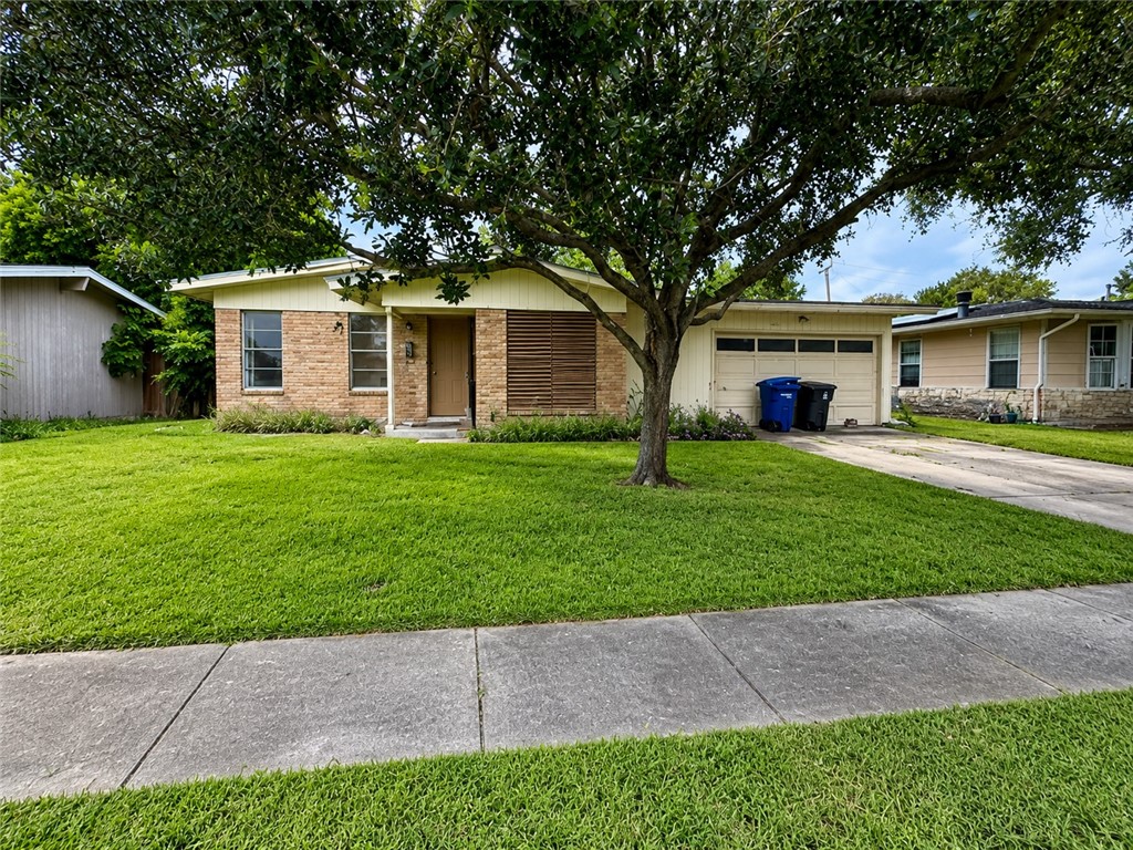 1013 Dolphin Place Corpus Christi TX 78411