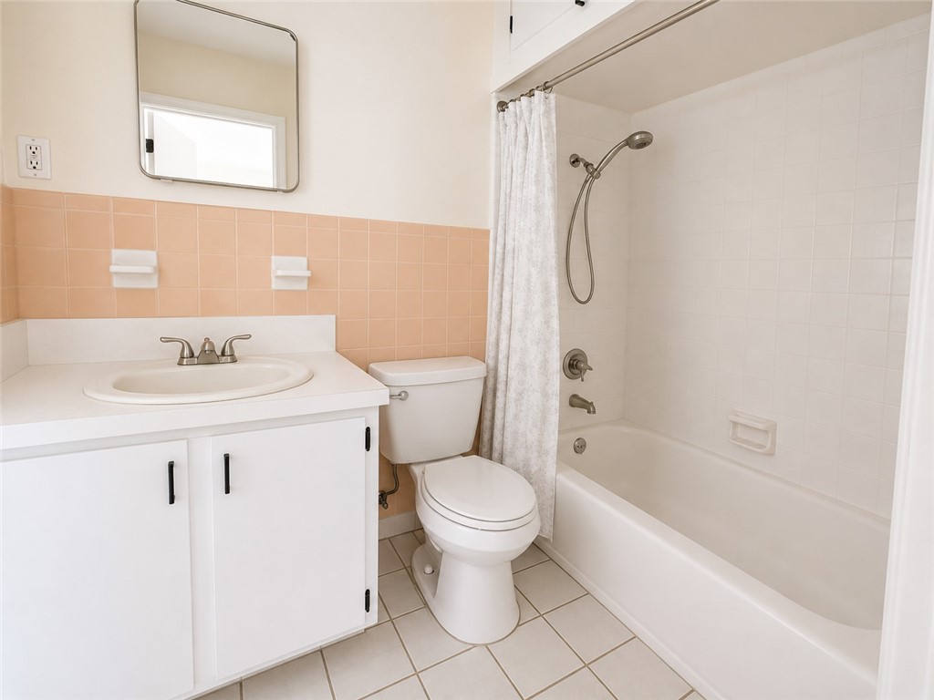 1013 Dolphin Place Corpus Christi TX 78411