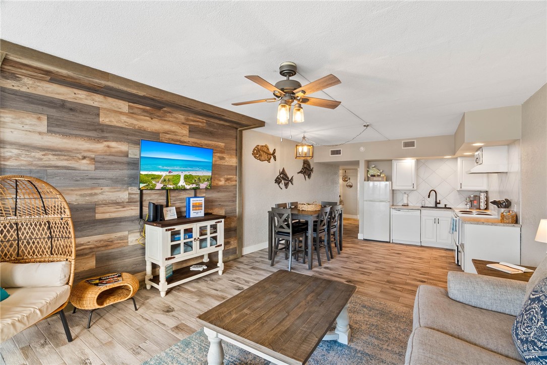 14401 Commodores Drive 207 Corpus Christi TX 78418