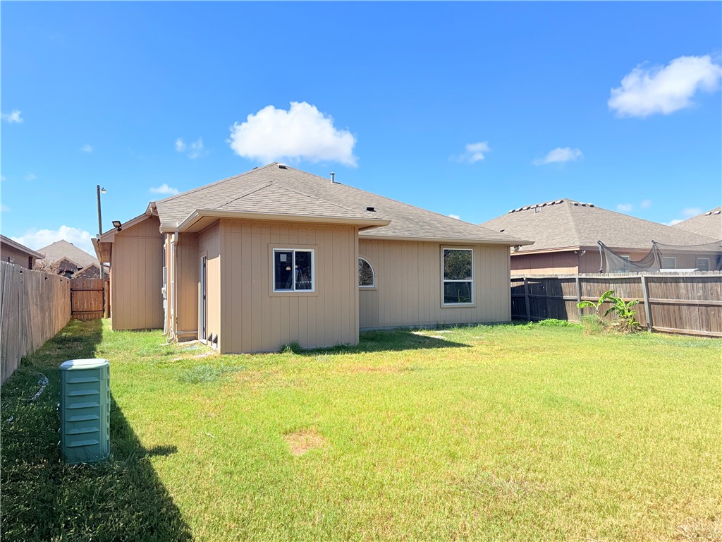 2942 Cantabria Street Corpus Christi TX 78415