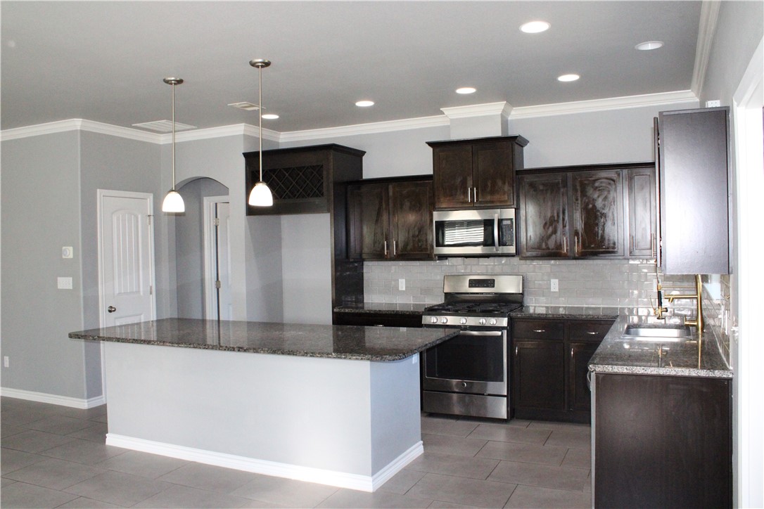 2942 Cantabria Street Corpus Christi TX 78415