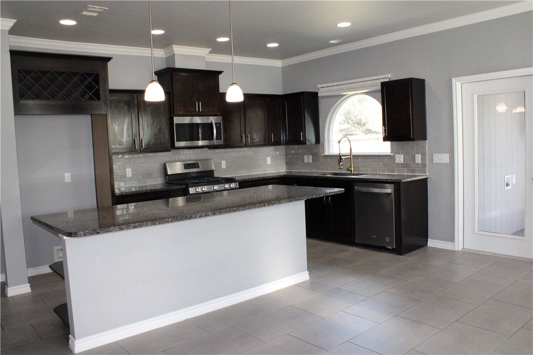 2942 Cantabria Street Corpus Christi TX 78415