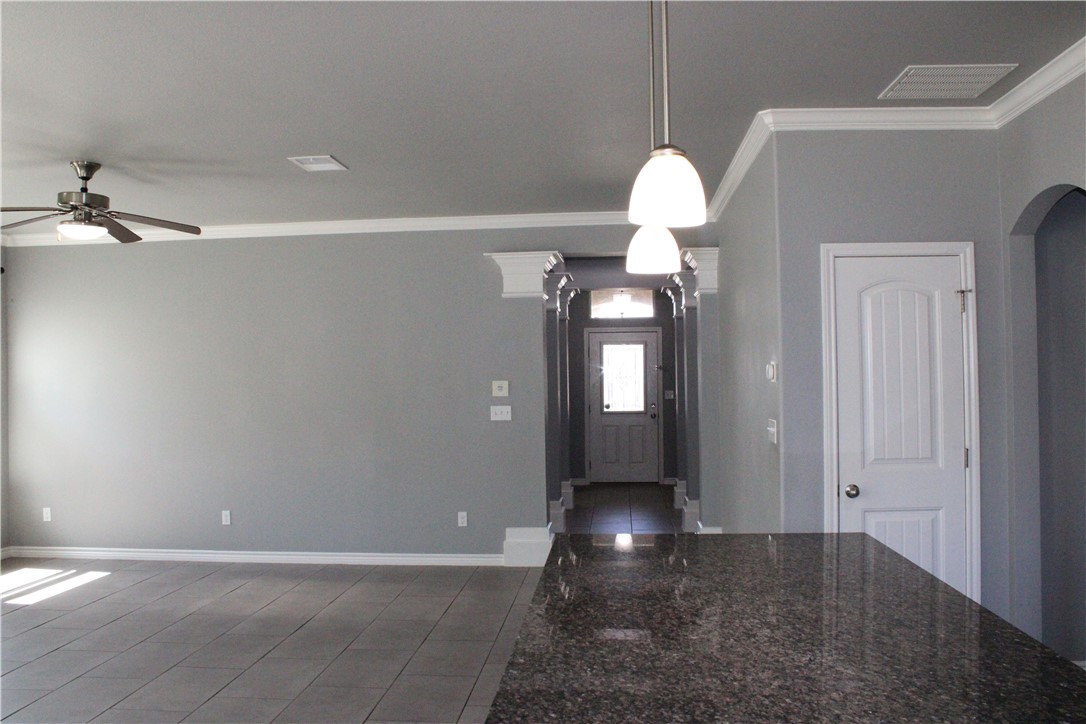 2942 Cantabria Street Corpus Christi TX 78415
