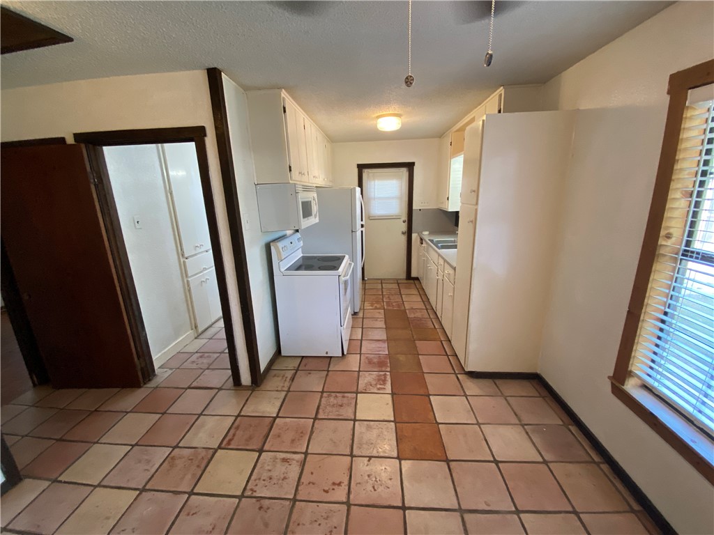 737 Westchester Drive Corpus Christi TX 78408