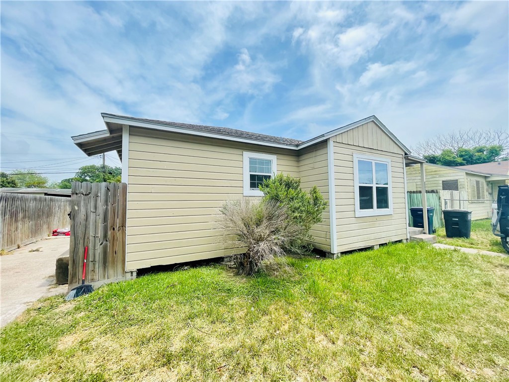 1646 Green Grove Drive Corpus Christi TX 78415