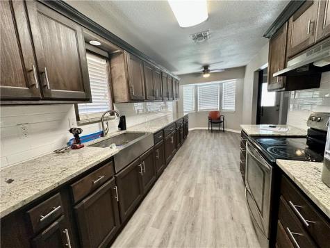 2112 Memorial Parkway Portland TX 78374