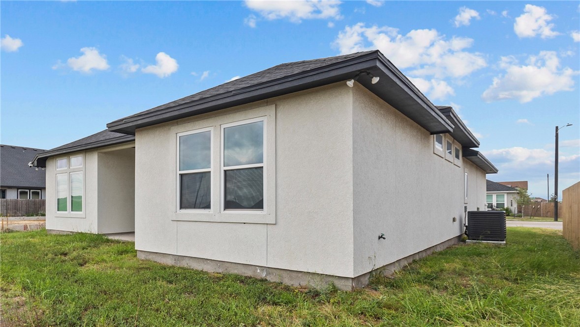 7721 Nadia Drive Corpus Christi TX 78414