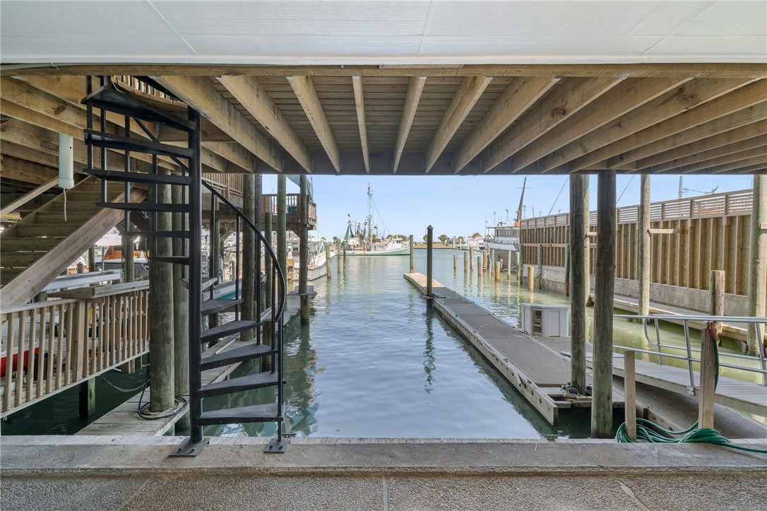 318 W Cotter Avenue 2 Port Aransas TX 78373