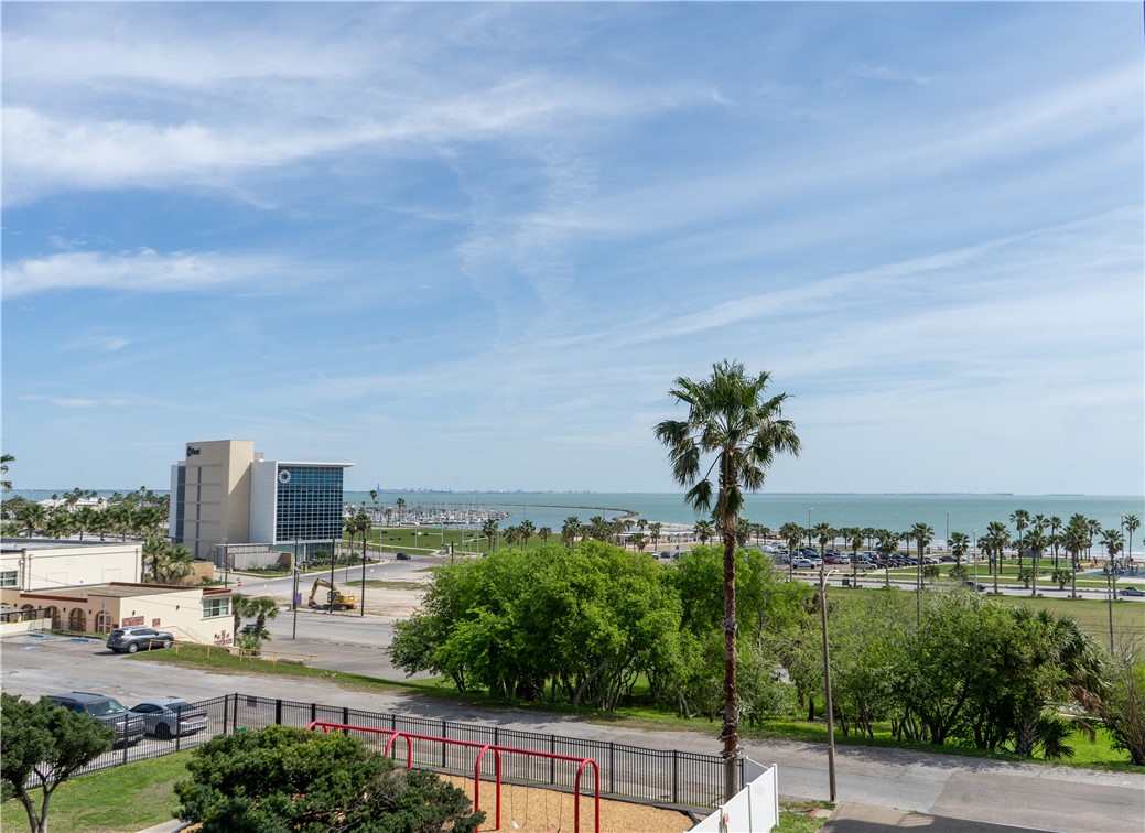 715 S Upper Broadway Street 406 Corpus Christi TX 78401