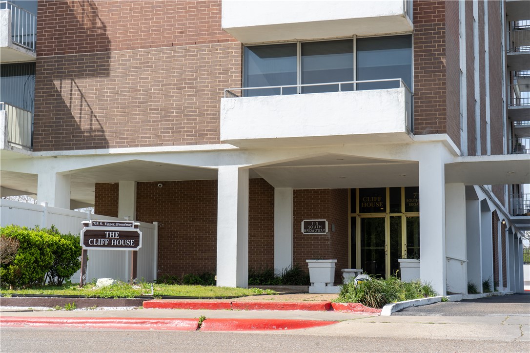 715 S Upper Broadway Street 406 Corpus Christi TX 78401