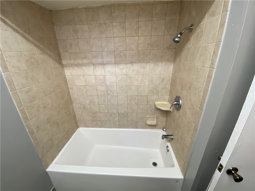 4621 Gollihar 1 Corpus Christi TX 78411