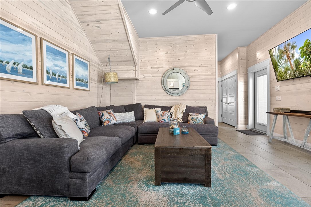 2821 S 11th Street 104 Port Aransas TX 78373