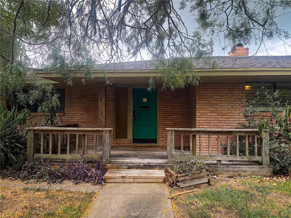 302 Montclair Drive Corpus Christi TX 78412