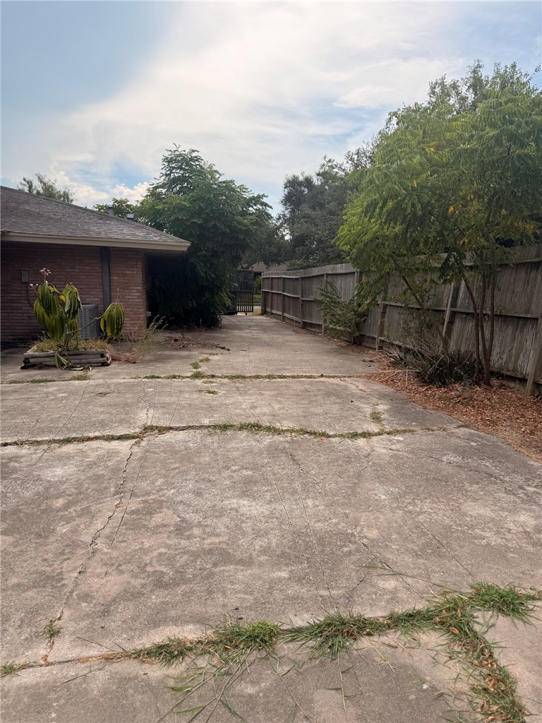302 Montclair Drive Corpus Christi TX 78412