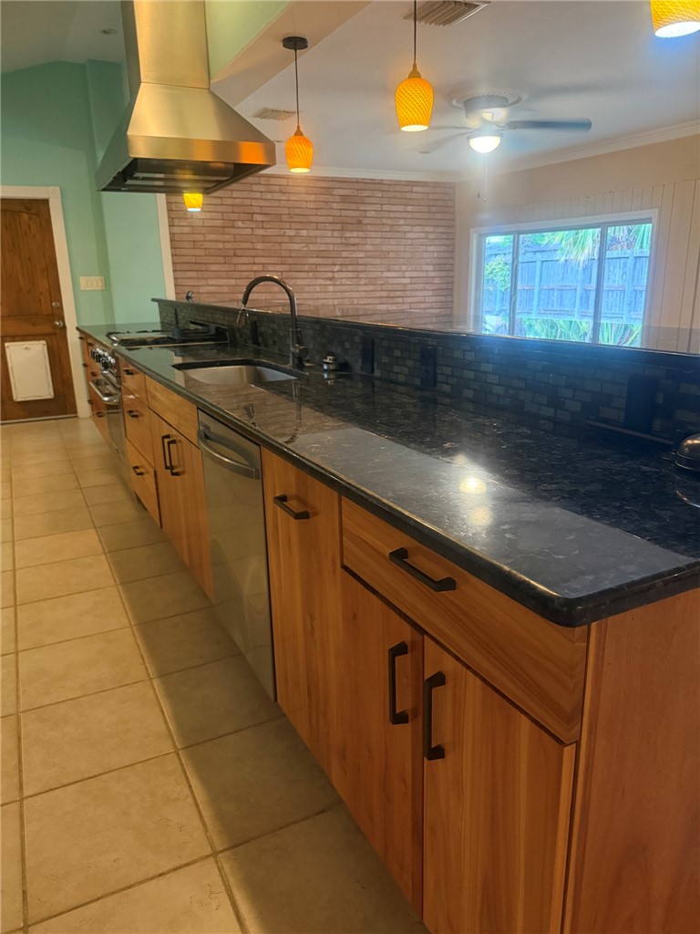 302 Montclair Drive Corpus Christi TX 78412