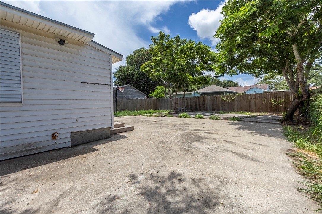 1545 Wynwood Street Corpus Christi TX 78415
