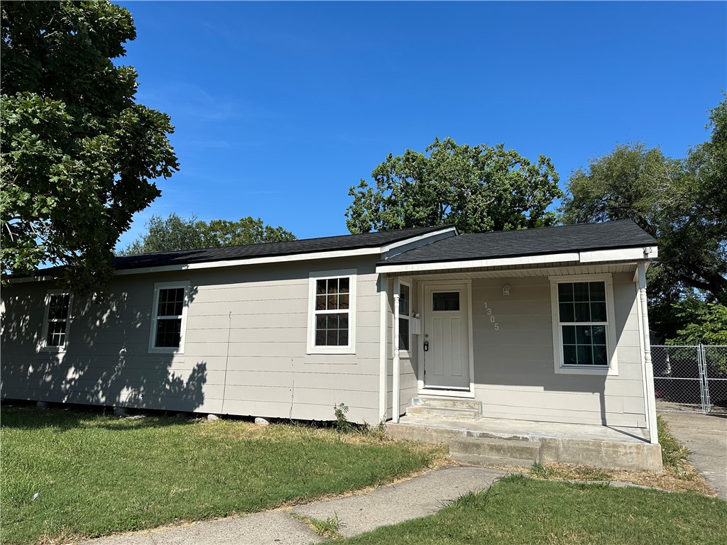 1305 Cambridge Drive Corpus Christi TX 78415