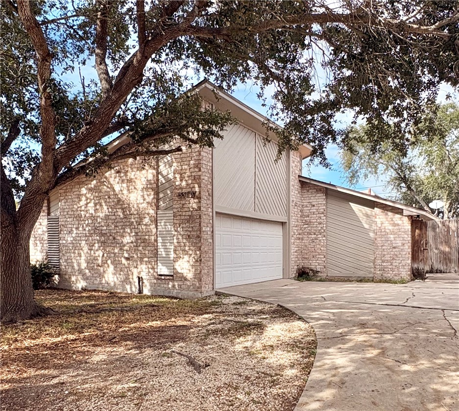 5530 Crossgate Dr N Corpus Christi TX 78413