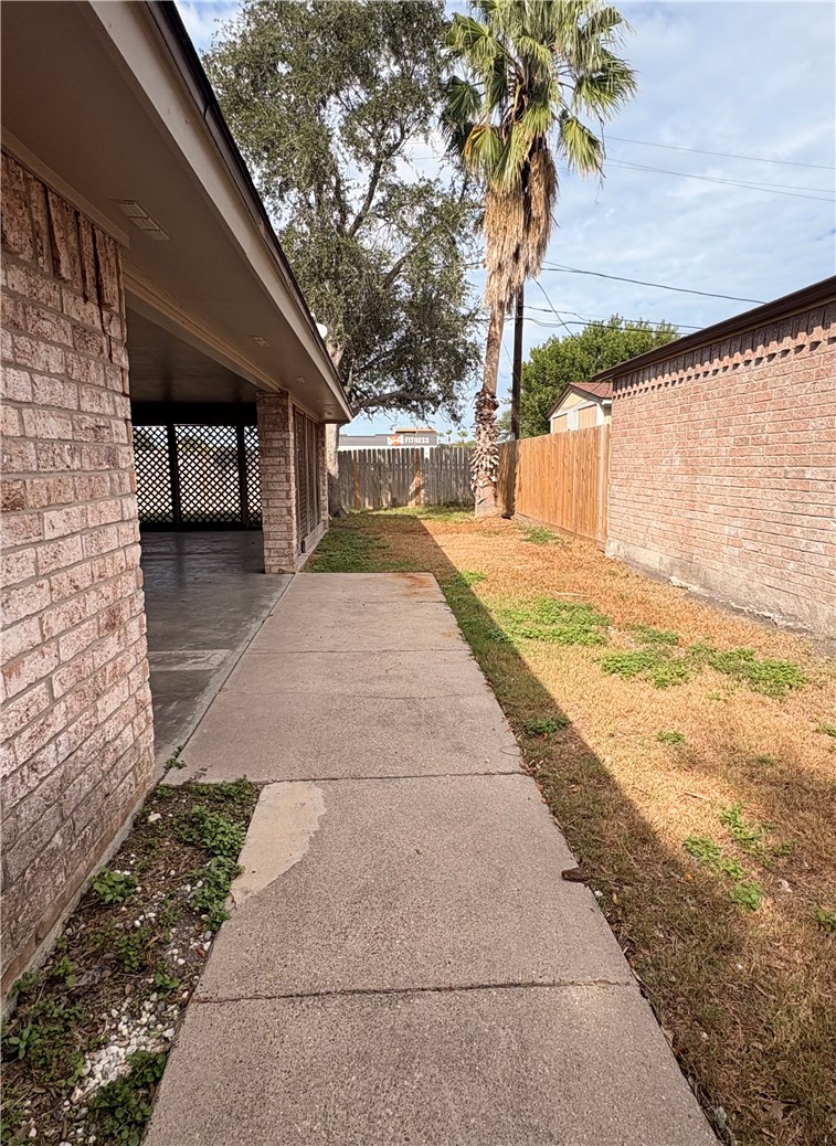 5530 Crossgate Dr N Corpus Christi TX 78413