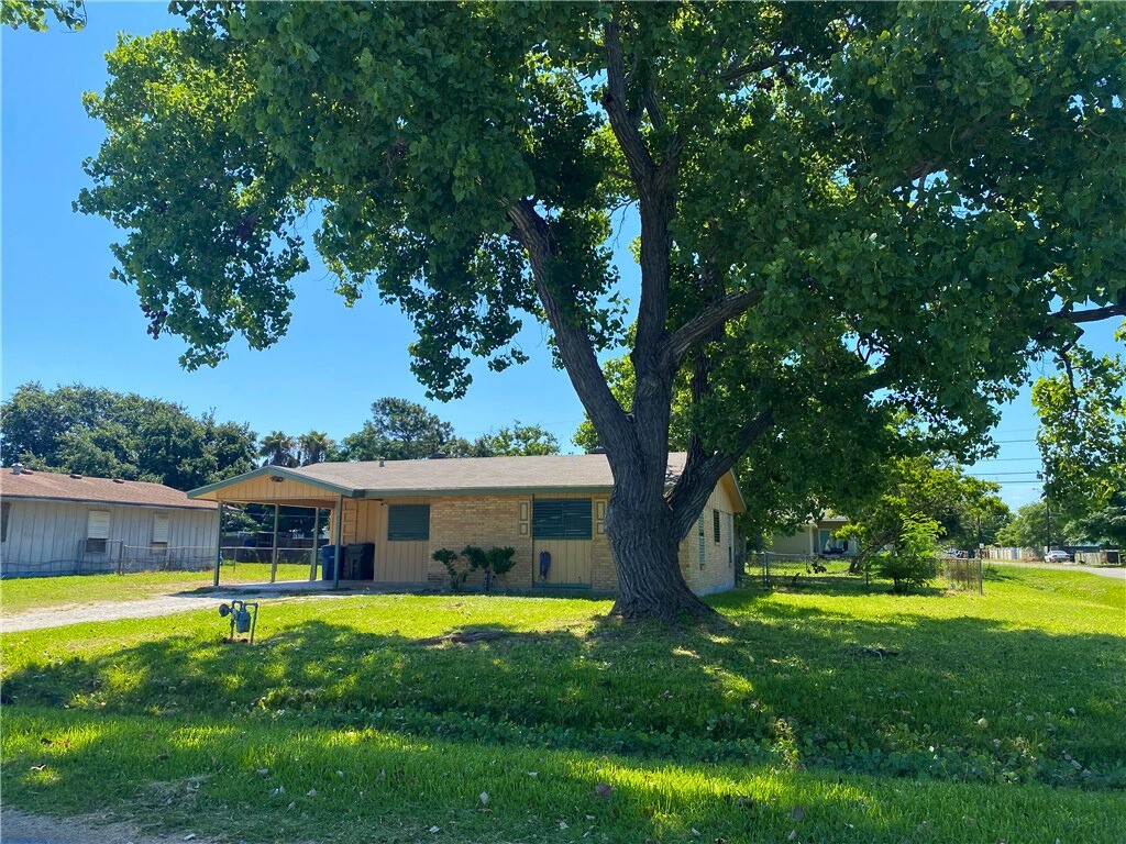1233 Baywood Corpus Christi TX 78418