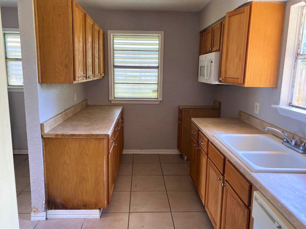 1233 Baywood Corpus Christi TX 78418
