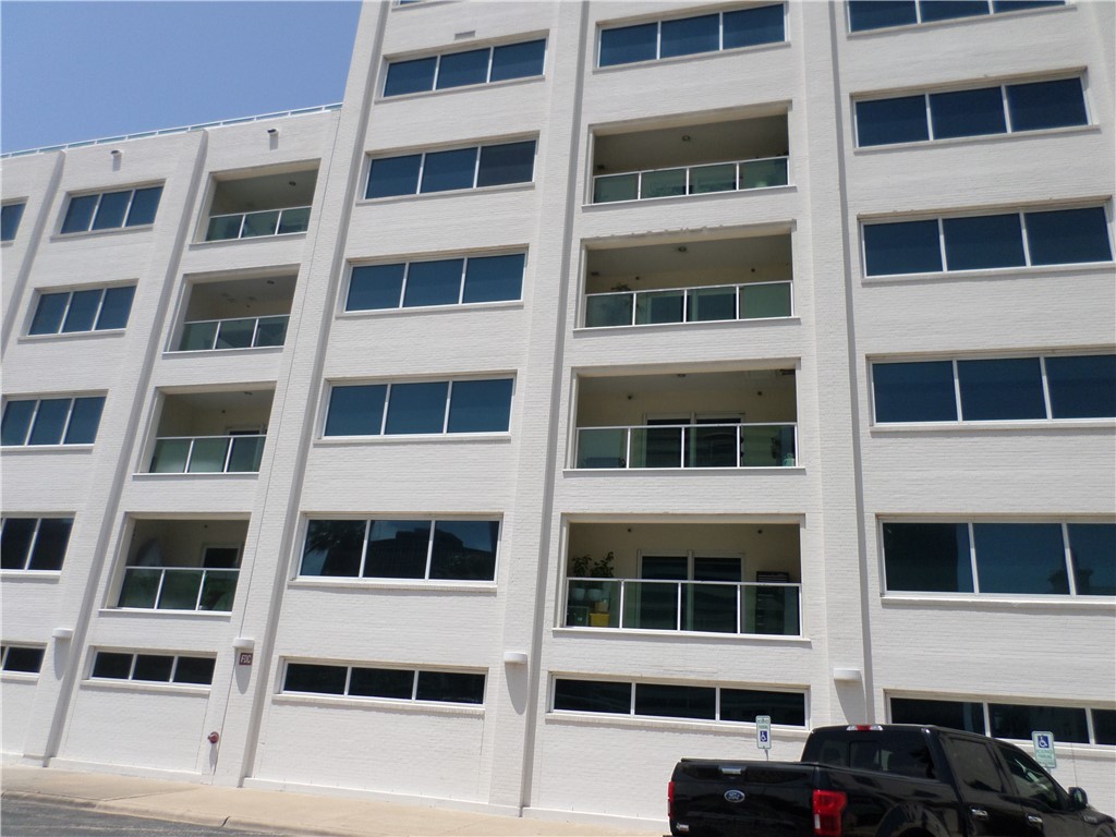 901 N Upper Broadway Street 306 Corpus Christi TX 78401
