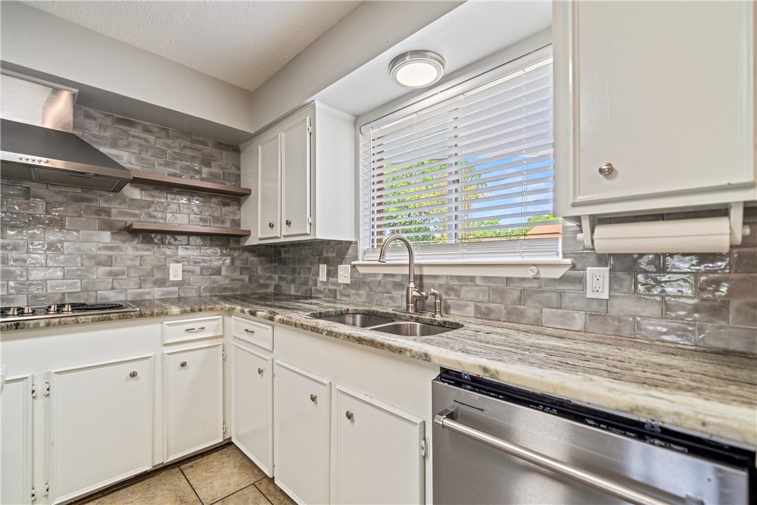 2445 Cricket Hollow Street Corpus Christi TX 78414