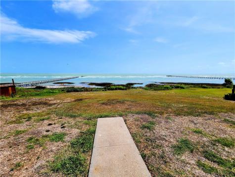 214 Shore Drive Portland TX 78374