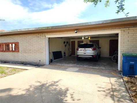 214 Shore Drive Portland TX 78374