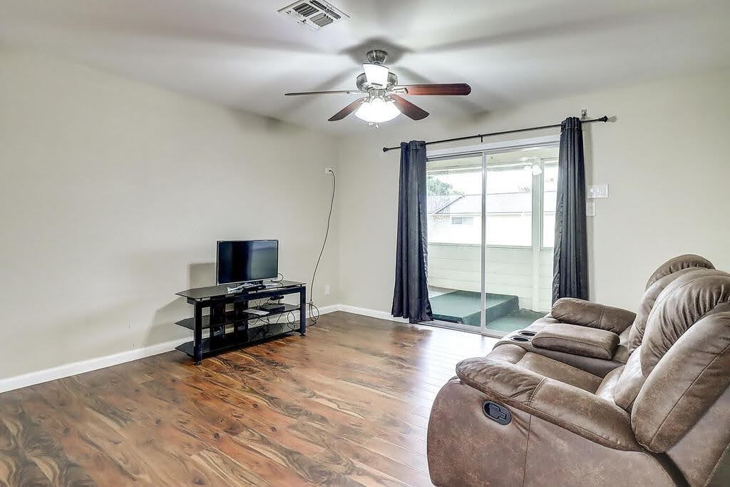 1011 Ennis Joslin 234 Corpus Christi TX 78412