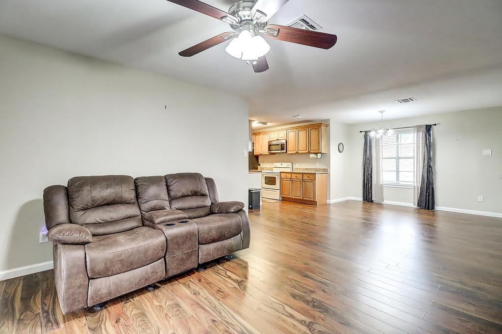 1011 Ennis Joslin 234 Corpus Christi TX 78412