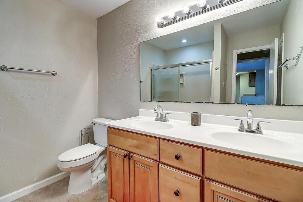 1011 Ennis Joslin 234 Corpus Christi TX 78412