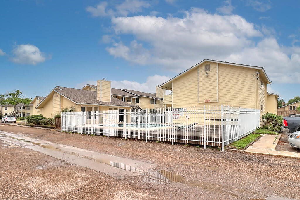 1011 Ennis Joslin 234 Corpus Christi TX 78412
