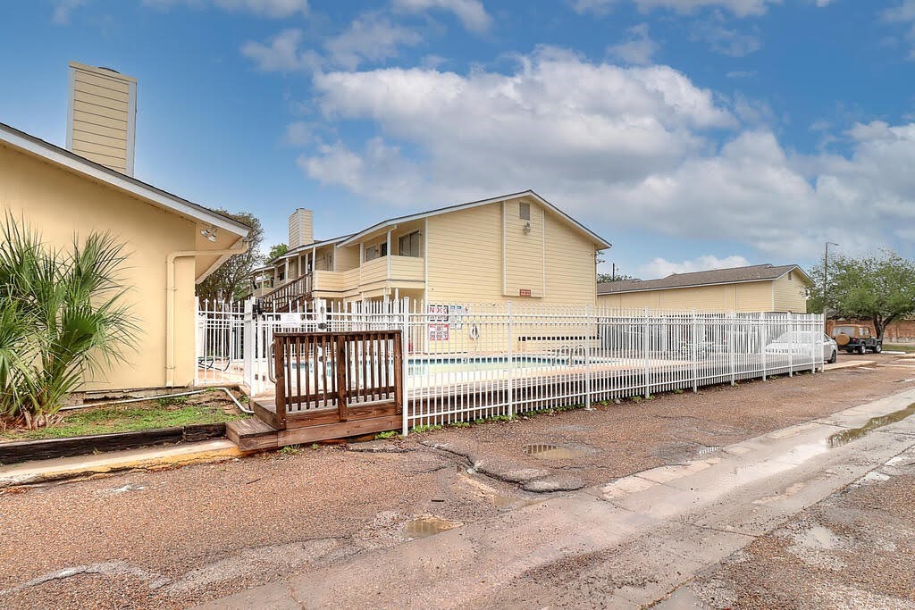 1011 Ennis Joslin 234 Corpus Christi TX 78412