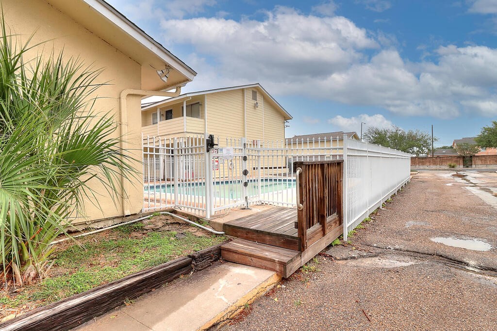 1011 Ennis Joslin 234 Corpus Christi TX 78412