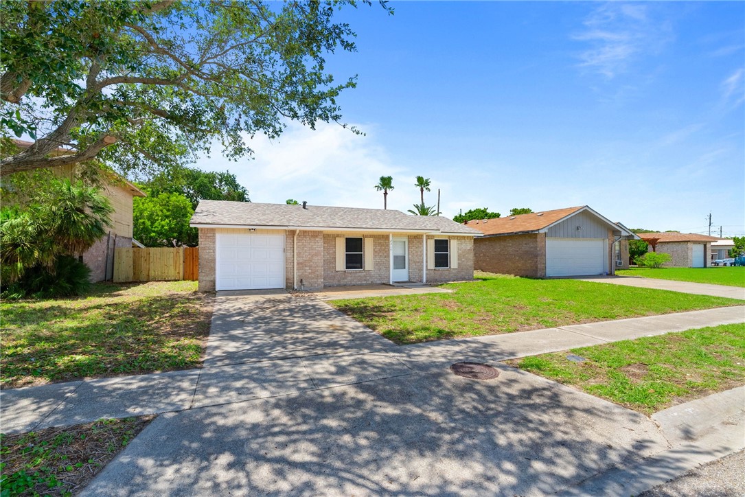 2317 Manitoba Drive Corpus Christi TX 78418