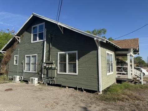 501 W Avenue D Avenue A Kingsville TX 78363