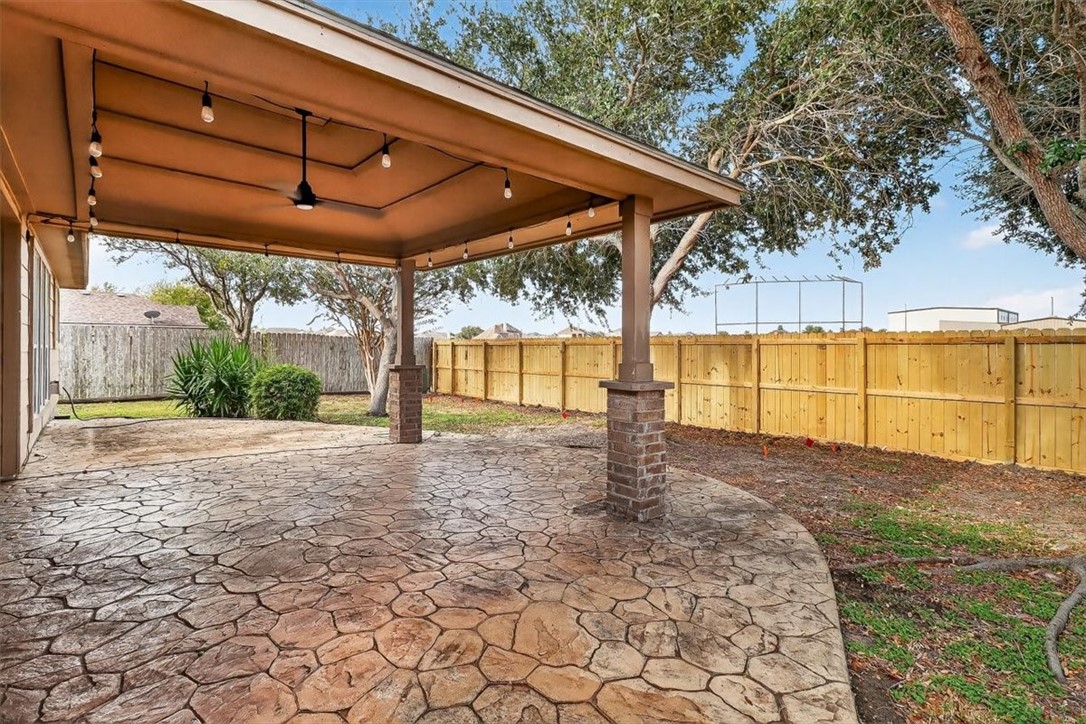 7521 Cannes Drive Corpus Christi TX 78414