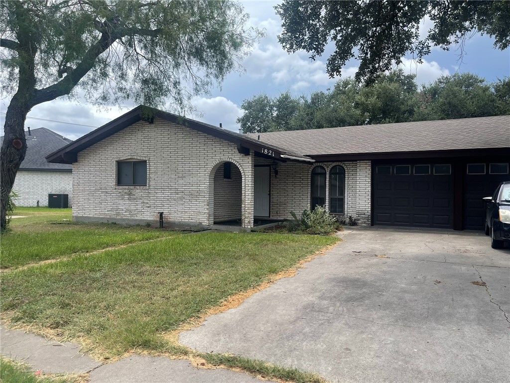 1821 Annette Street Kingsville TX 78363