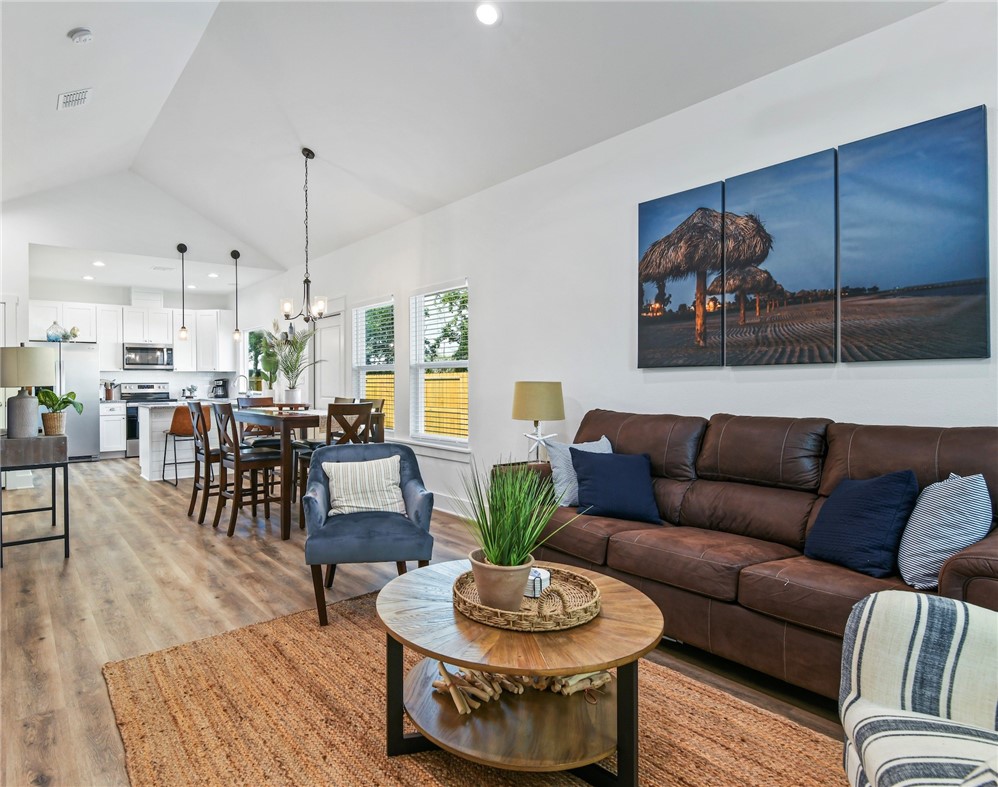 301 Rustic Oak Rockport TX 78382