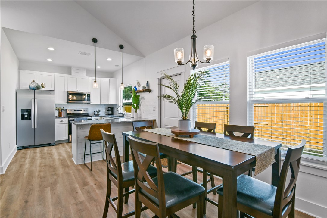 301 Rustic Oak Rockport TX 78382
