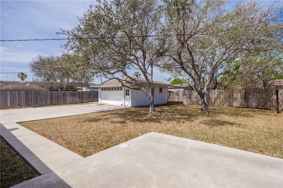 1137 Bradshaw Drive Corpus Christi TX 78412