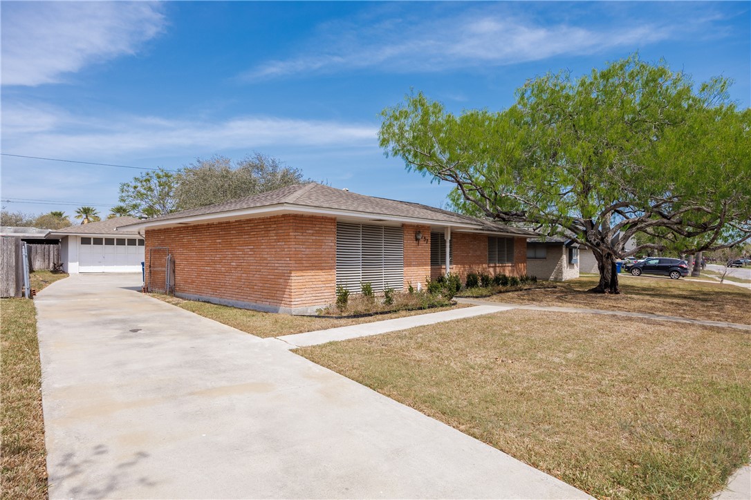 1137 Bradshaw Drive Corpus Christi TX 78412