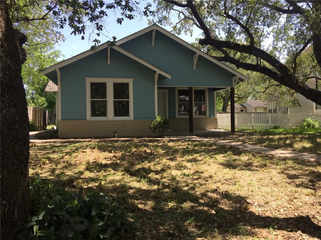 513 W Lee Avenue Kingsville TX 78363