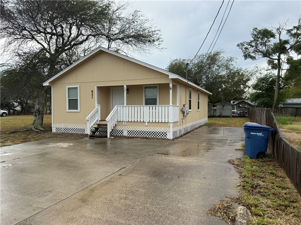 621 June Street Corpus Christi TX 78418