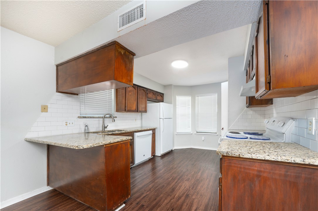 4010 Oak Bay Dr E Corpus Christi TX 78413