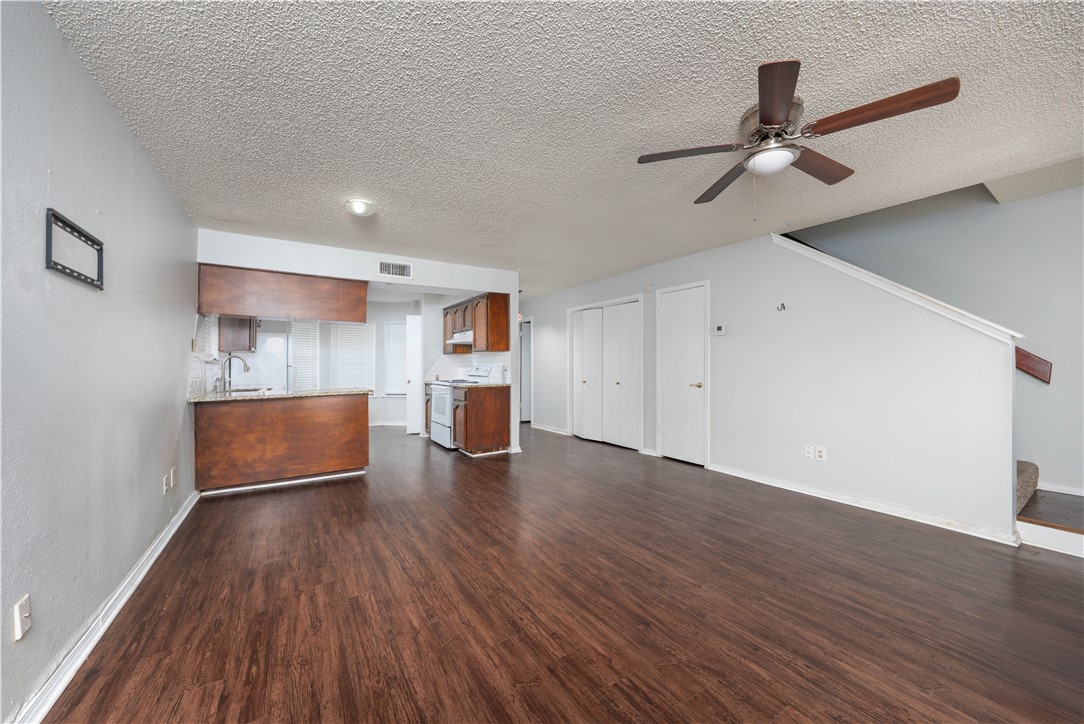 4010 Oak Bay Dr E Corpus Christi TX 78413