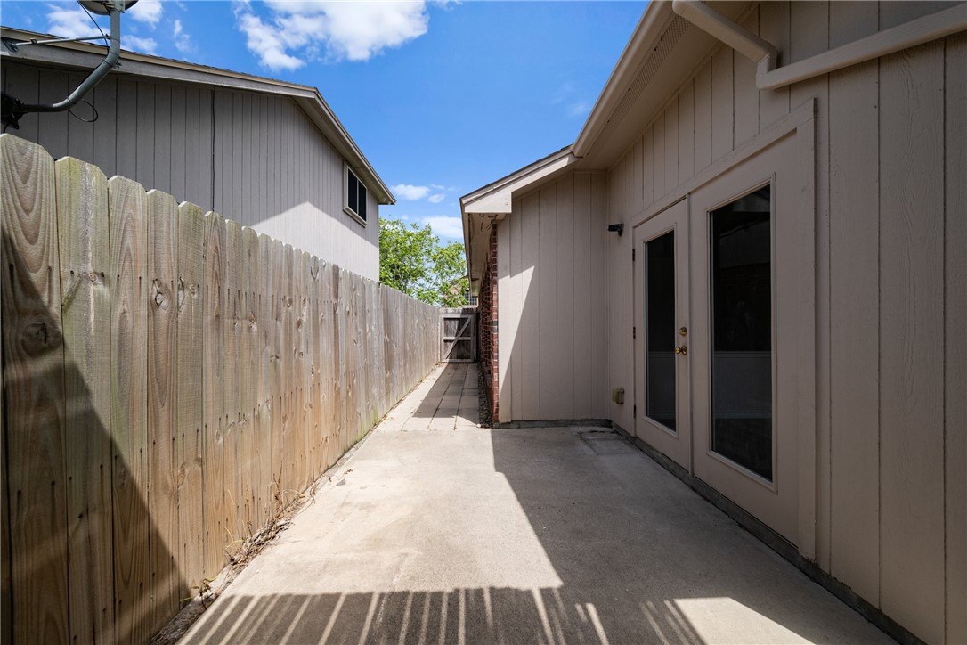7518 Fort Griffen Drive Corpus Christi TX 78414
