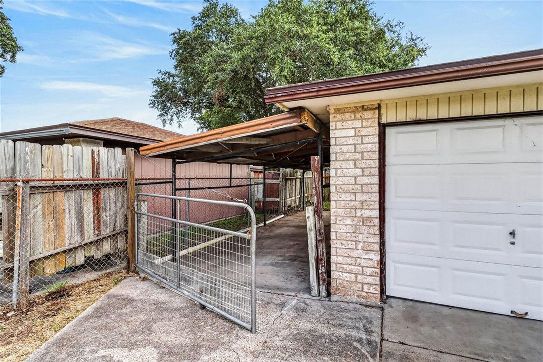 1622 La Joya Street Corpus Christi TX 78417