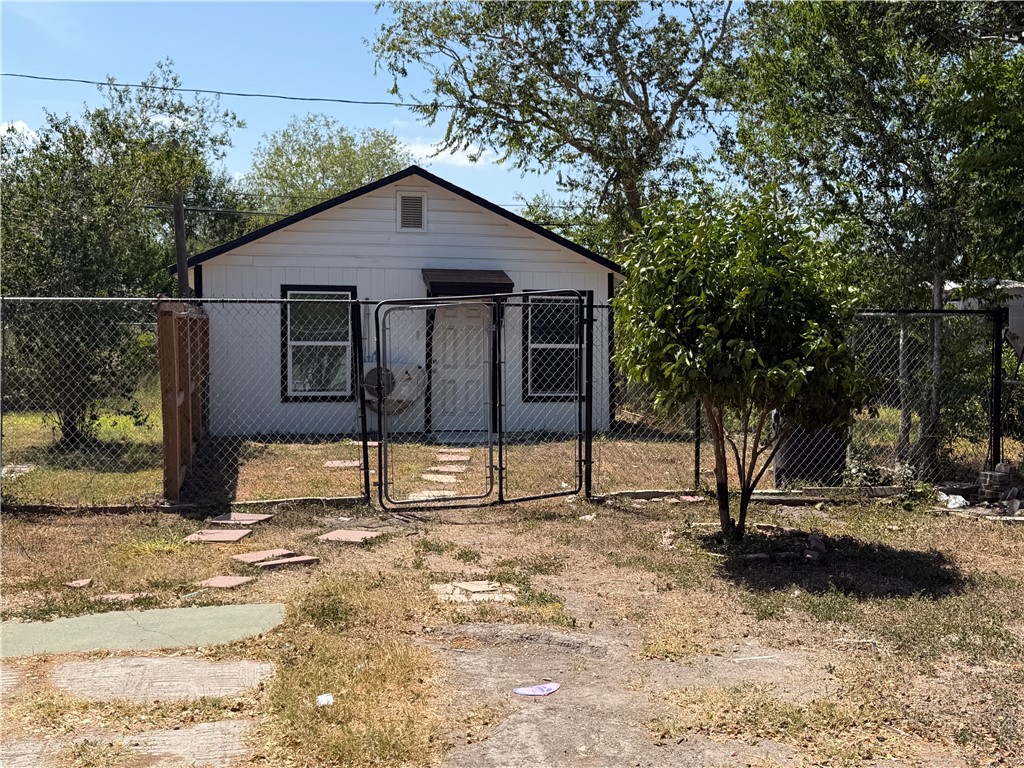 2725 Deer St B Corpus Christi TX 78410